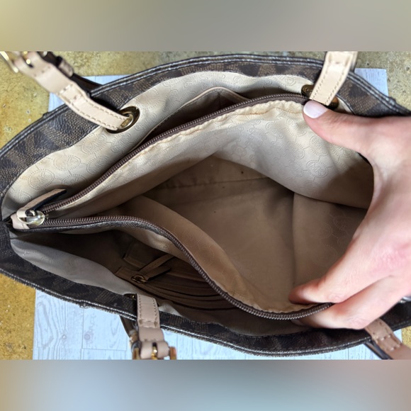 Michael Kors Brown Logo Tote with Tan Straps and Gold Charm FLAWED - Picture 9 of 11